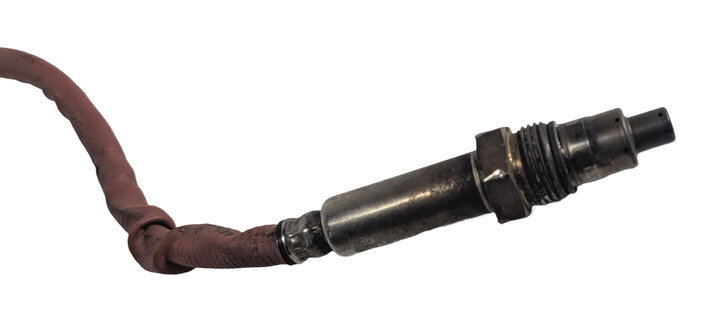 Thumbnail 3: 2014 BMW 328XID SEDAN (F30) 2.0L N47 DIESEL ENGINE NOX SENSOR w/ CONTROL MODULE