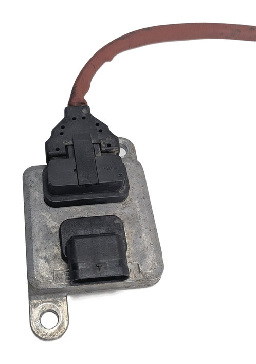 Thumbnail 4: 2014 BMW 328XID SEDAN (F30) 2.0L N47 DIESEL ENGINE NOX SENSOR w/ CONTROL MODULE