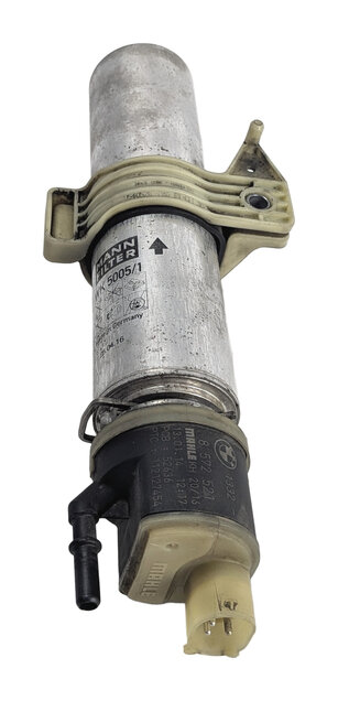 Thumbnail 3: 2014 BMW 328XID SEDAN (F30) 2.0L N47 ENGINE DIESEL FUEL FILTER w/ HEATER BRACKET