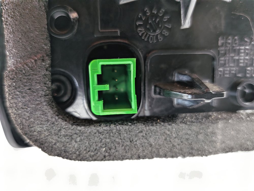 Thumbnail 10: 2015-2019 LAND ROVER DISCOVERY SPORT (L550) LEFT REAR INNER TAILLIGHT LIGHT LAMP