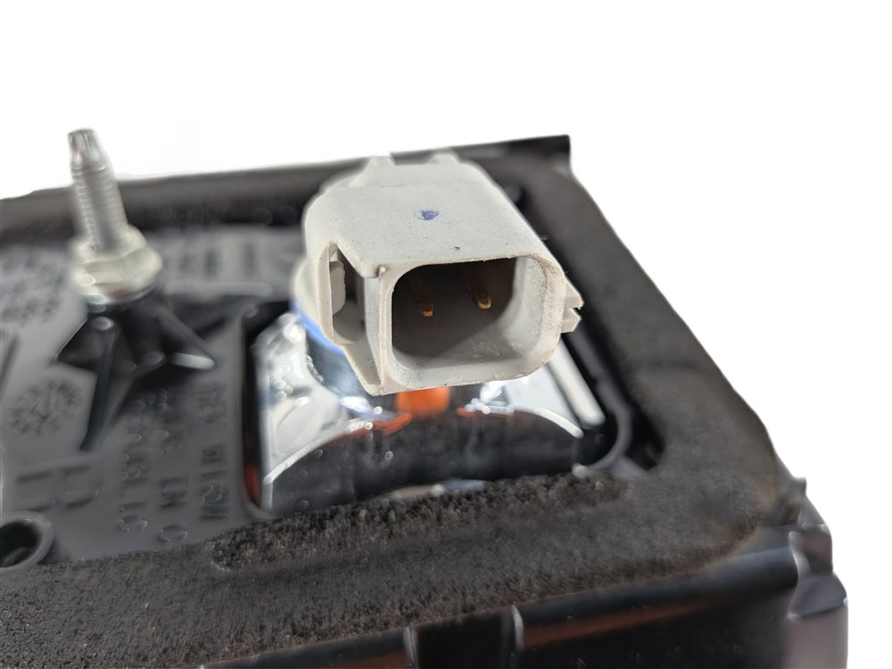 Thumbnail 10: 15-19 LAND ROVER DISCOVERY SPORT (L550) RIGHT REAR INNER TAILLIGHT LIGHT LAMP