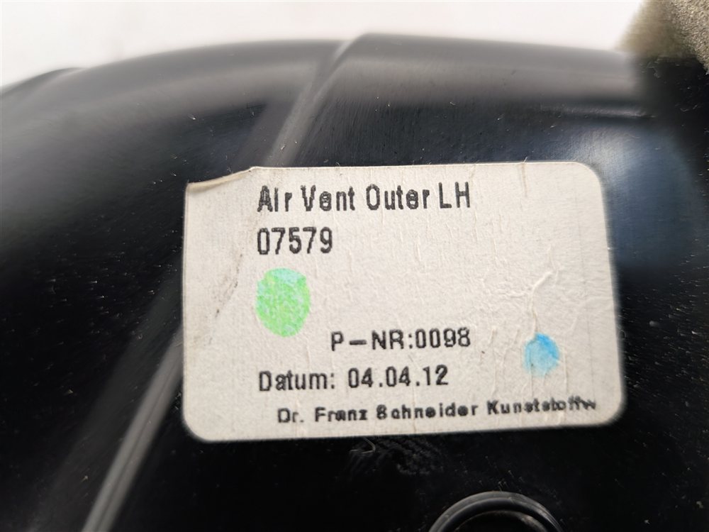 Thumbnail 8: 2011 LAND ROVER LR4 L319 FRONT LEFT DRIVER OUTER DASH HEAT AIR AC VENT (Black)