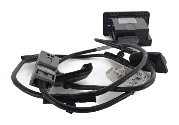 Thumbnail 6: 2012 LAND ROVER LR4 (L319) USB IPOD AUX AUDIO INPUT JACK PORT HUB w/ PIGTAIL