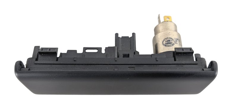 Thumbnail 3: 2012 LAND ROVER LR4 (L319) AUX AUDIO INPUT PORT w/ 12V POWER OUTLET SOCKET COVER
