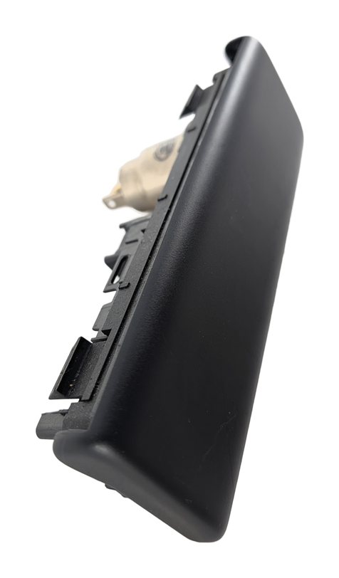 Thumbnail 5: 2012 LAND ROVER LR4 (L319) AUX AUDIO INPUT PORT w/ 12V POWER OUTLET SOCKET COVER
