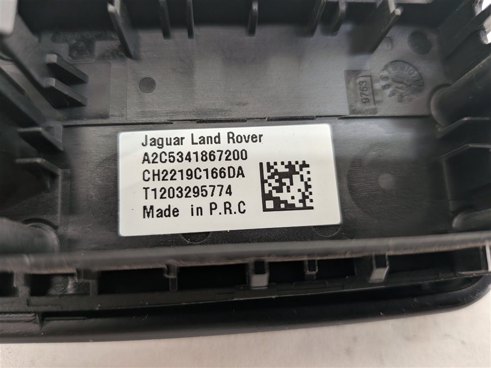 Thumbnail 9: 2012 LAND ROVER LR4 (L319) AUX AUDIO INPUT PORT w/ 12V POWER OUTLET SOCKET COVER