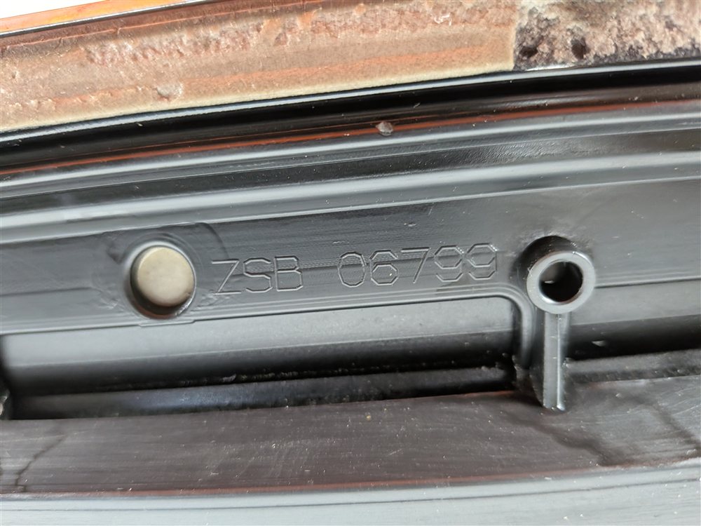 Thumbnail 10: 13-17 AUDI Q5 B8 8R FRONT RIGHT PASSENGER LOWER DOOR MOULDING TRIM PANEL (Black)