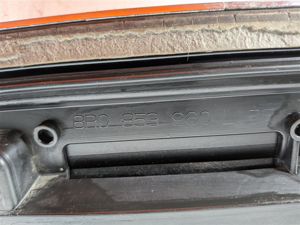 Thumbnail 9: 13-17 AUDI Q5 B8 8R FRONT RIGHT PASSENGER LOWER DOOR MOULDING TRIM PANEL (Black)