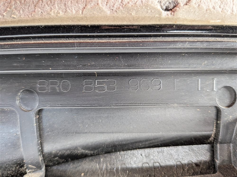 Thumbnail 9: 13-17 AUDI Q5 (B8 8R) REAR LEFT DOOR EXTERIOR LOWER MOULDING RUNNER TRIM (Black)