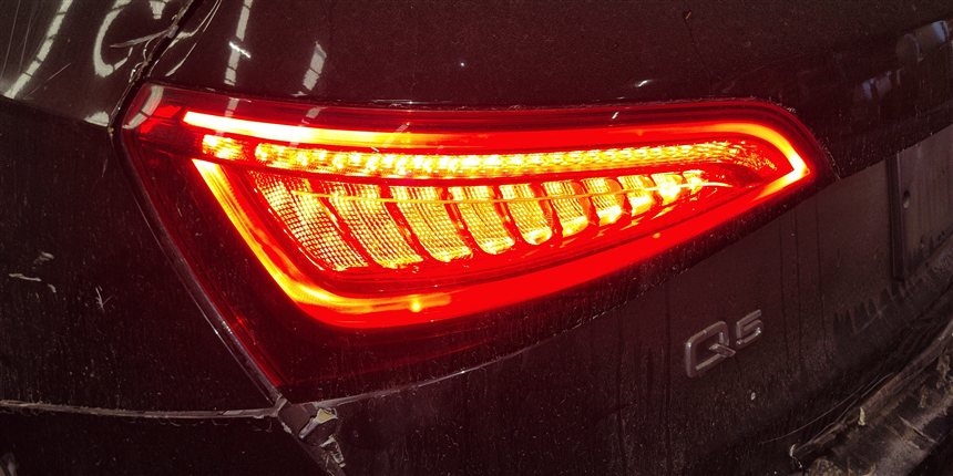Thumbnail 2: 2013-2017 AUDI Q5 SQ5 (8R) REAR LEFT LED LIFTGATE INNER TAIL LIGHT