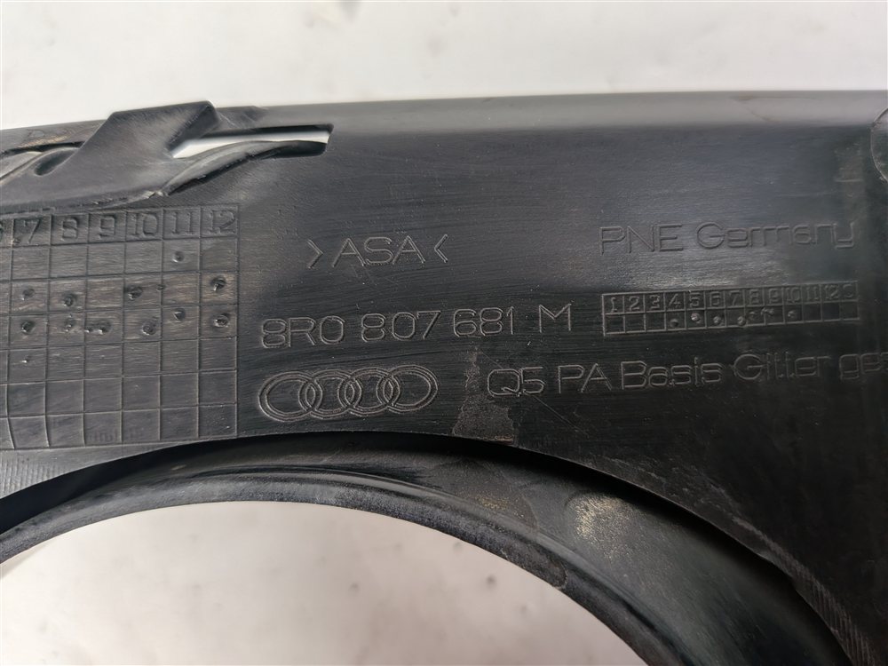 Thumbnail 7: 2013-2016 AUDI Q5 (B8 8R) FRONT LEFT DRIVER LOWER FOGLIGHT GRILLE TRIM (BLACK)