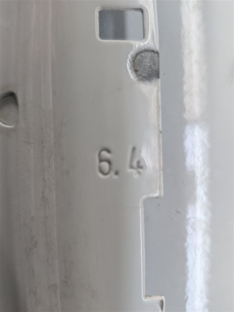 Thumbnail 8: 2013-2015 BMW X1 (E84) FUEL TANK DOOR LID COVER TRIM (White)