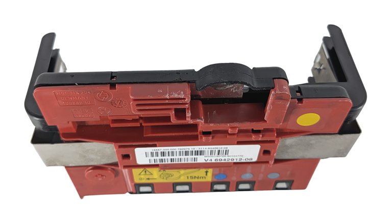 Thumbnail 7: 2014 BMW X1 (E84) 2.0L REAR POSITIVE BATTERY TERMINAL POWER DISTRIBUTION BLOCK