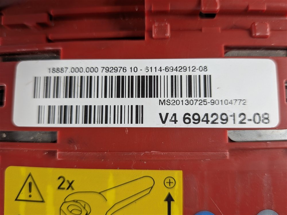 Thumbnail 9: 2014 BMW X1 (E84) 2.0L REAR POSITIVE BATTERY TERMINAL POWER DISTRIBUTION BLOCK
