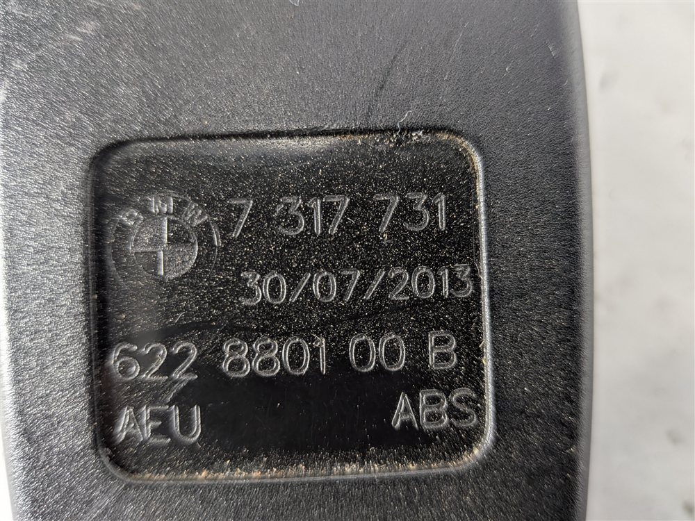 Thumbnail 10: 2014 BMW X1 (E84) REAR LEFT/CENTER/RIGHT SEATBELT BUCKLE RECEIVER SET/3 (Black)