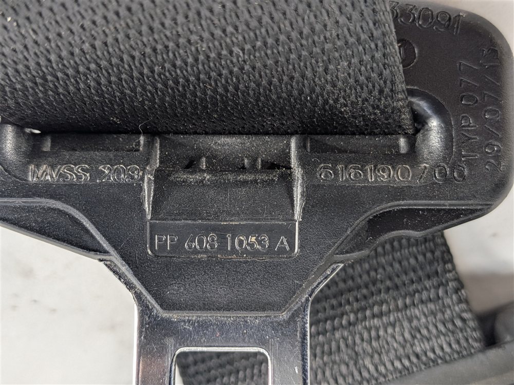 Thumbnail 5: 2014 BMW X1 (E84) REAR LEFT/CENTER/RIGHT SEAT SEATBELT RETRACTOR SET/3 (Black)
