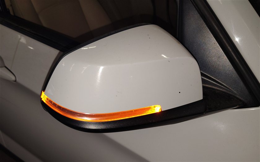 Thumbnail 2: 2013-2015 BMW X1 (E84) FRONT RIGHT PASSENGER HEATED DOOR MIRROR (White)