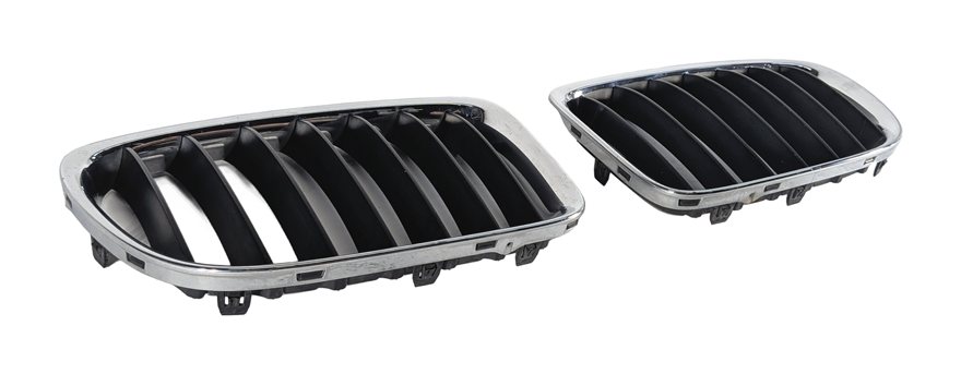 2013-2015 BMW X1 (E84) FRONT LEFT/RIGHT UPPER KIDNEY GRILLE SET/2 (BLACK/CHROME)