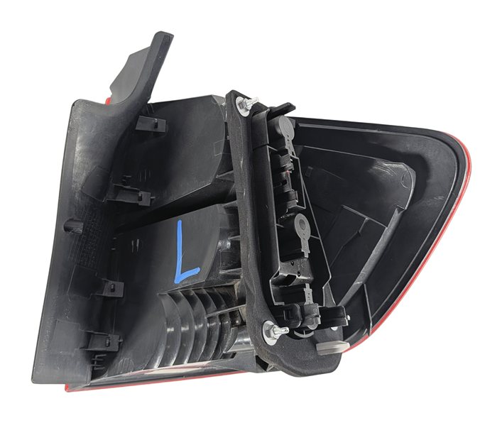 Thumbnail 6: 2012-2015 BMW X1 (E84) LEFT DRIVER REAR OUTER TAILLIGHT BRAKE LIGHT LAMP