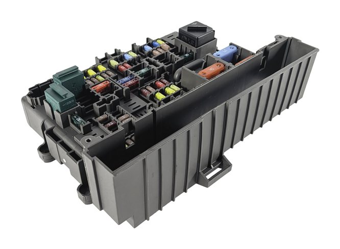 08-15 BMW 128i 135i 328i 335i M3 X1 (E84 E87 E90) POWER DISTRIBUTION FUSE BOX