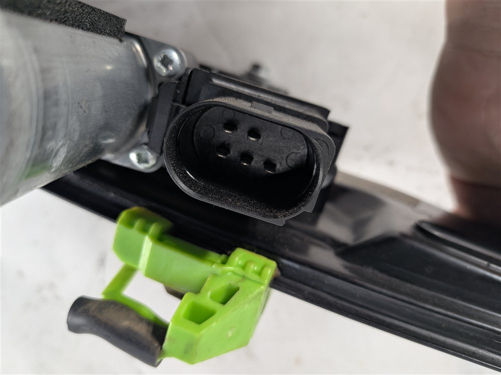 Thumbnail 9: 2012-2015 BMW X1 (E84) REAR LEFT DOOR POWER WINDOW REGULATOR w/ MOTOR