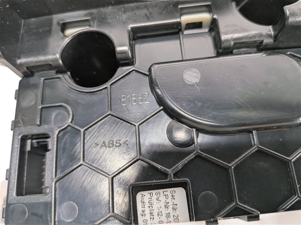 Thumbnail 10: 2013 AUDI Q5 (B8 8R) FRONT CENTER CONSOLE HEATED COOLED CUP HOLDER CUPHOLDER