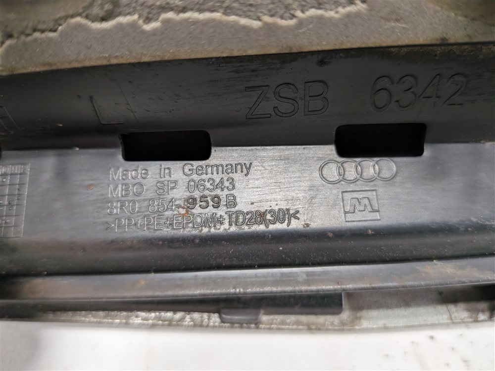 Thumbnail 8: 2013 AUDI Q5 (B8 8R) FRONT LEFT DRIVER LOWER FENDER MOLDING TRIM S-LINE (Silver)