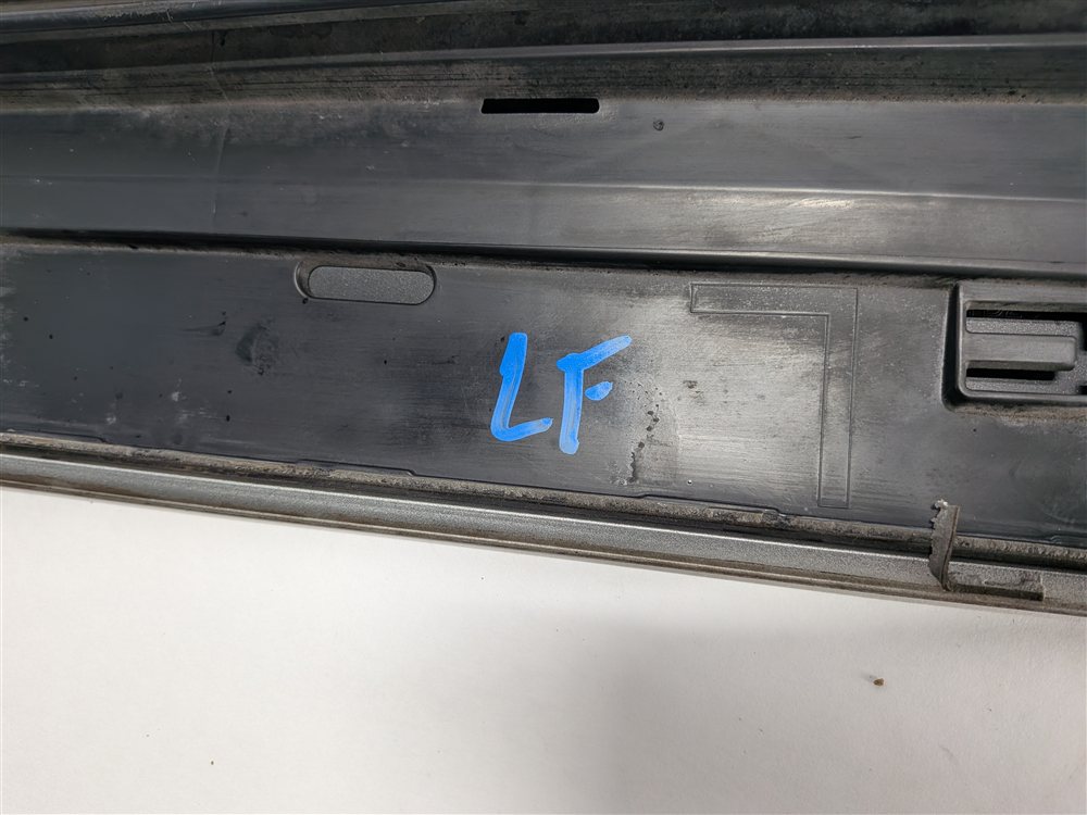 Thumbnail 4: 2013 AUDI Q5 (B8 8R) FRONT LEFT DRIVER LOWER DOOR MOLDING TRIM S-LINE (Silver)