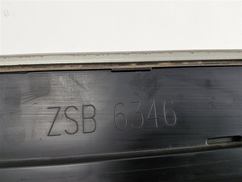Thumbnail 4: 2013 AUDI Q5 (B8 8R) REAR LEFT LOWER DOOR MOLDING RUNNER TRIM S-LINE (Silver)