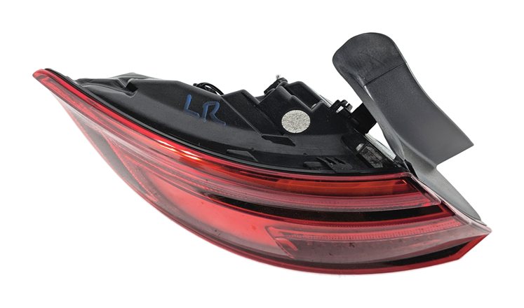 Thumbnail 3: 16-18 AUDI A3 E-TRON 8VF LEFT DRIVER REAR OUTER TAILLIGHT BRAKE LIGHT LAMP (LED)