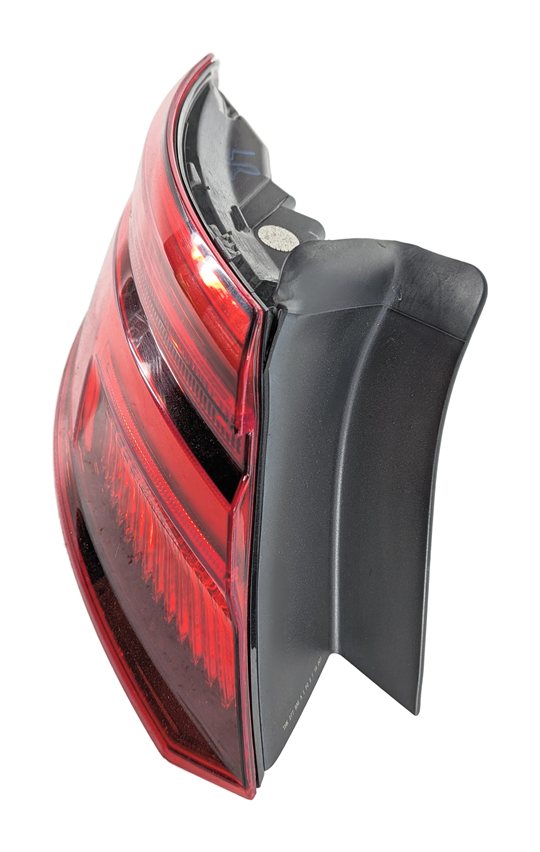 Thumbnail 4: 16-18 AUDI A3 E-TRON 8VF LEFT DRIVER REAR OUTER TAILLIGHT BRAKE LIGHT LAMP (LED)