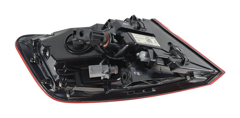 Thumbnail 7: 16-18 AUDI A3 E-TRON (8VF) RIGHT PASSENGER REAR OUTER TAILLIGHT BRAKE LAMP (LED)