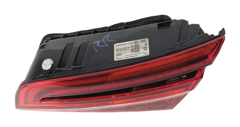 Thumbnail 3: 2016-2018 AUDI A3 E-TRON (8VF) RIGHT PASSENGER REAR INNER TAILLIGHT LIGHT LAMP
