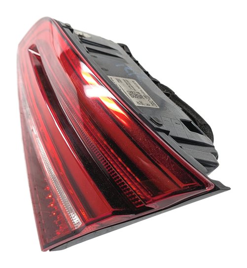 Thumbnail 4: 2016-2018 AUDI A3 E-TRON (8VF) RIGHT PASSENGER REAR INNER TAILLIGHT LIGHT LAMP