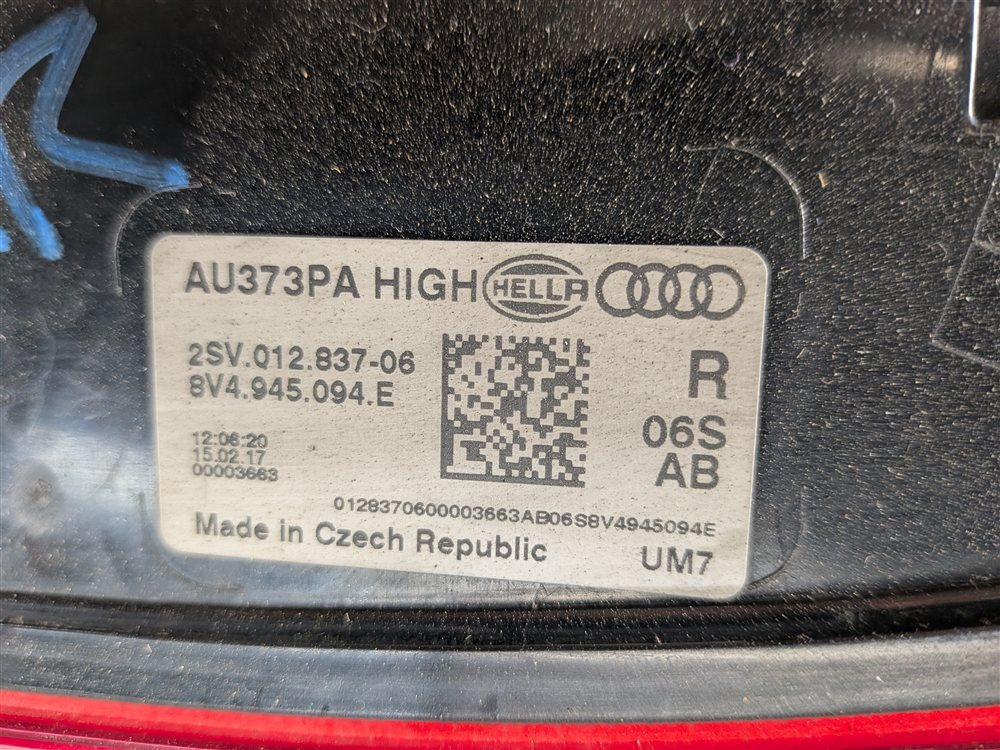 Thumbnail 9: 2016-2018 AUDI A3 E-TRON (8VF) RIGHT PASSENGER REAR INNER TAILLIGHT LIGHT LAMP