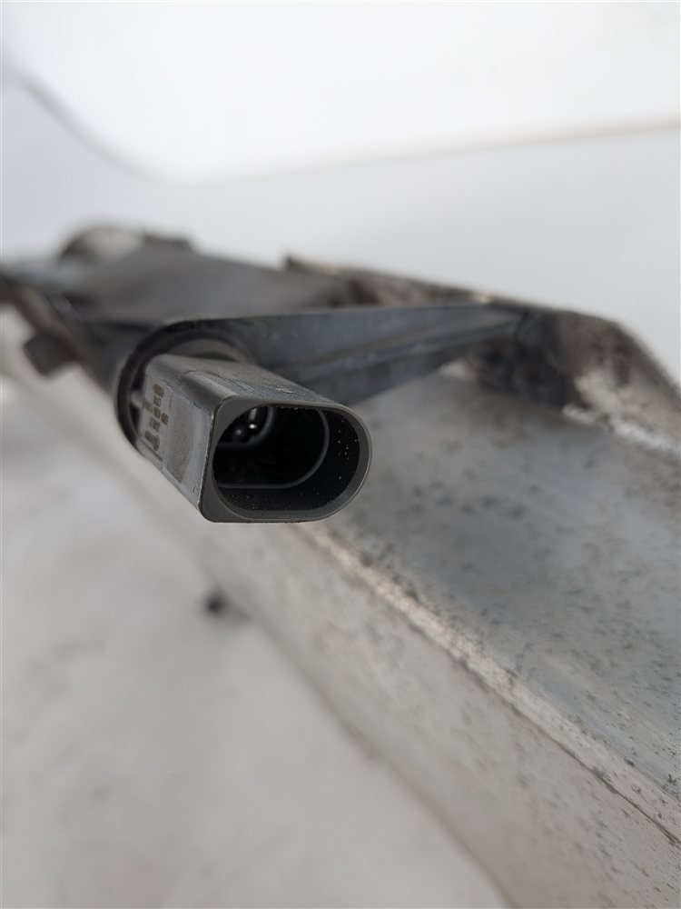 Thumbnail 8: 2017-2018 AUDI A3 E-TRON SPORTBACK (8V) FRONT BUMPER REINFORCEMENT IMPACT BAR