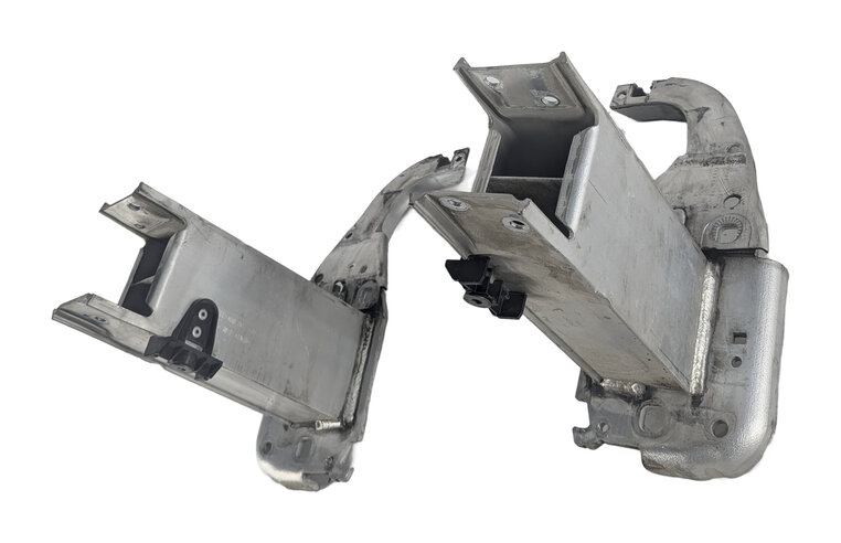 Thumbnail 4: 12-18 AUDI A6 A7 S6 S7 RS7 C7 4G8 FRONT BUMPER REINFORCEMENT BAR BRACKET SET/2