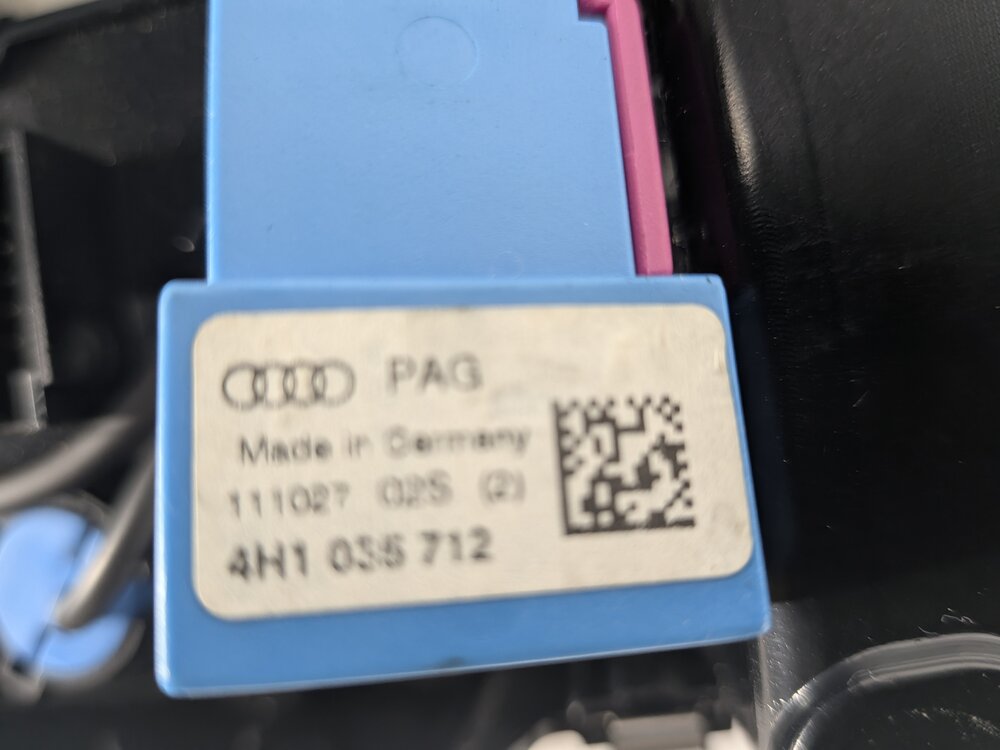 Thumbnail 10: 2012-2018 AUDI A6 (C7) FRONT DOMELIGHT MAP READING DOME LIGHT LAMP (Beige)