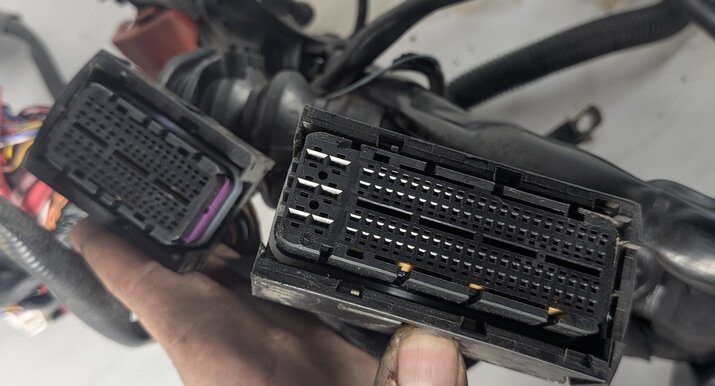 Thumbnail 11: 2012 AUDI A6 (C7 4G) 3.0L CGXB ENGINE WIRE WIRING HARNESS LOOM w/ FUSE RELAY BOX
