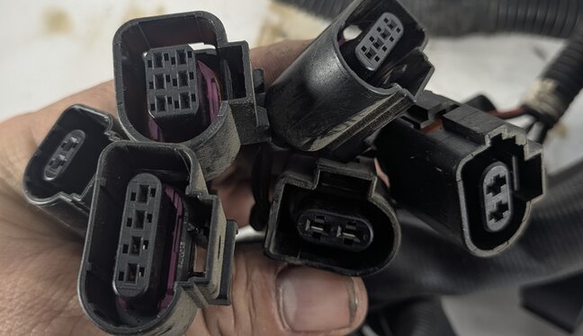 Thumbnail 7: 2012 AUDI A6 (C7 4G) 3.0L CGXB ENGINE WIRE WIRING HARNESS LOOM w/ FUSE RELAY BOX