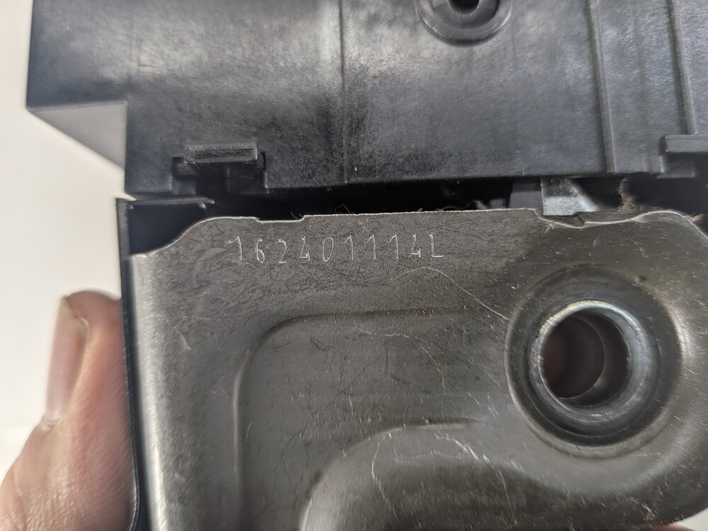 Thumbnail 8: 2012 AUDI A6 (C7 4G) REAR LEFT SEAT BACK RELEASE LATCH HANDLE w/ LOCK (Beige)