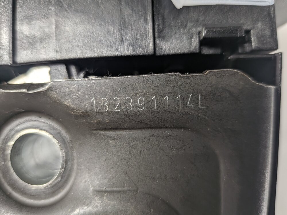Thumbnail 8: 2012 AUDI A6 (C7 4G) REAR RIGHT SEAT BACK RELEASE LATCH HANDLE w/ LOCK (Beige)