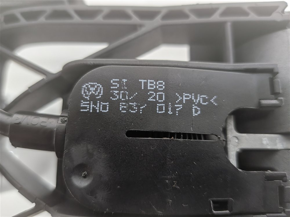 Thumbnail 8: 2015-2019 AUDI A3 S3 RS3 TT (8V MK3) REAR LEFT EXTERIOR DOOR HANDLE (White)