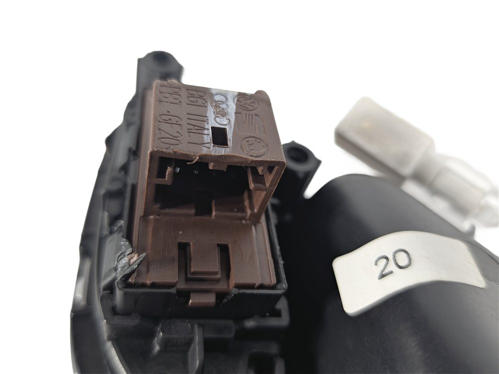 Thumbnail 8: 15-20 AUDI A3 S3 (8V) FRONT LEFT DRIVER INTERIOR DOOR HANDLE w/ LOCK SWITCH