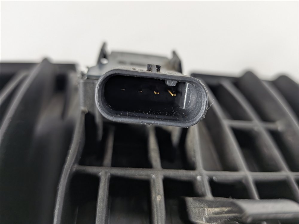 Thumbnail 8: 17-23 AUDI A3 A4 Q3 (8V B9 F3) 2.0L TURBO GAS ENGINE INTAKE MANIFOLD ASSEMBLY