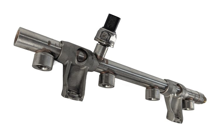 Thumbnail 5: AUDI 19-20 A3 21-24 Q3 (8V F3) 2.0L TURBO ENGINE FUEL RAIL w/ PRESSURE SENSOR