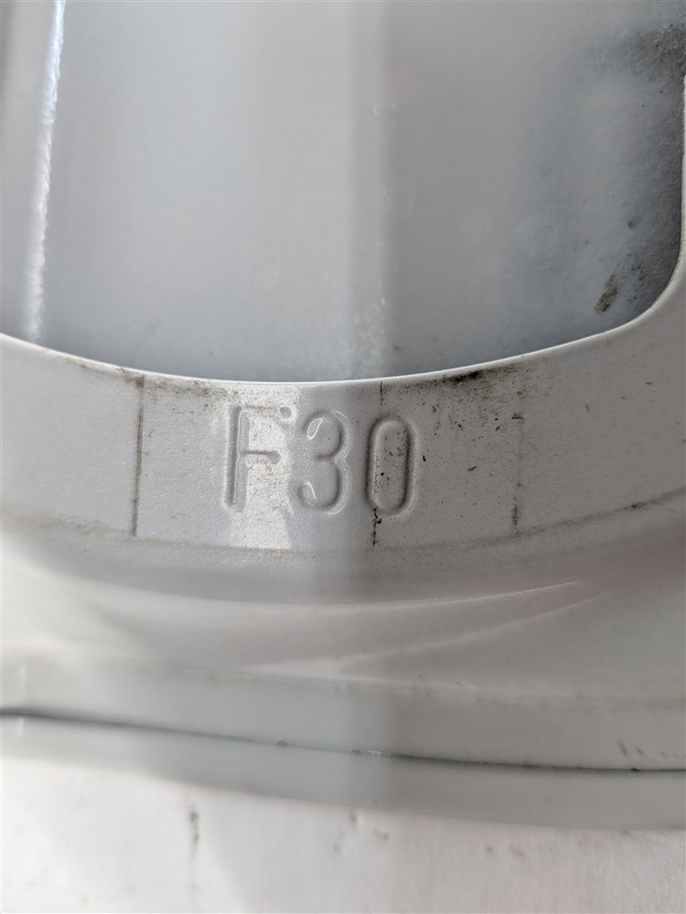 Thumbnail 8: 13-18 BMW 3-SERIES M3 (F30) SEDAN FUEL TANK DOOR LID COVER TRIM (White)
