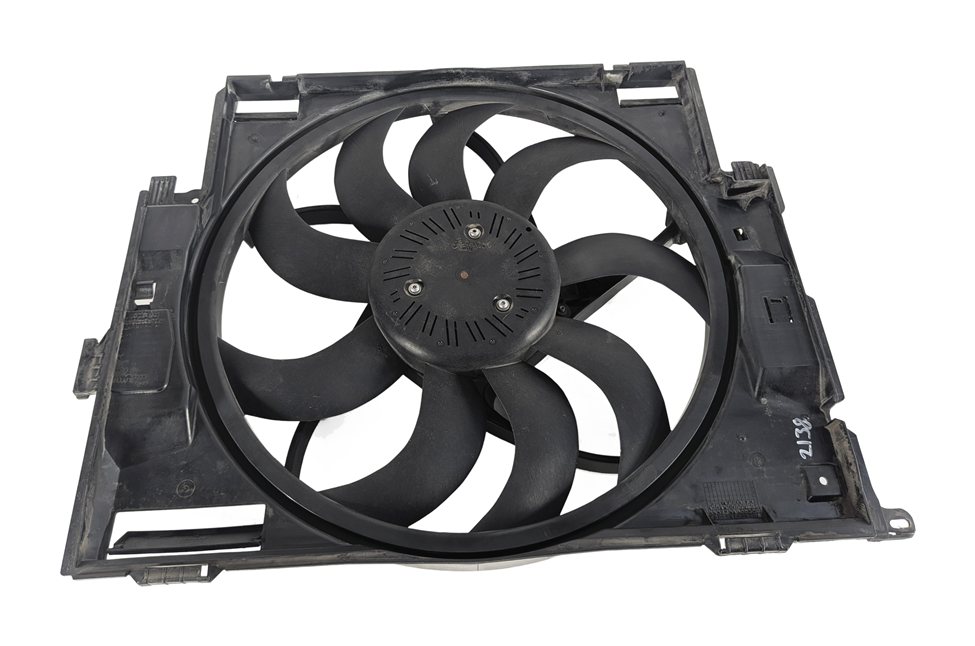 Thumbnail 7: 14-18 BMW 328i DIESEL 328iGT 335iGT (F30 F34) 600w RADIATOR COOLING FAN w/ MOTOR