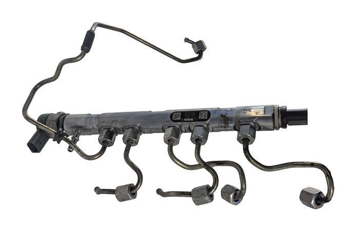 Thumbnail 4: 2014 BMW 328D (F30) 2.0L DIESEL N47T ENGINE FUEL RAIL w/ LINES PRESSURE SENSOR