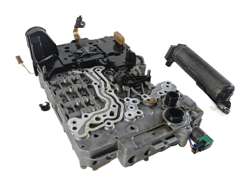 14-18 BMW 328i (F30) DIESEL 8HP-45 AT AUTO TRANSMISSION VALVE BODY w/ OIL PUMP